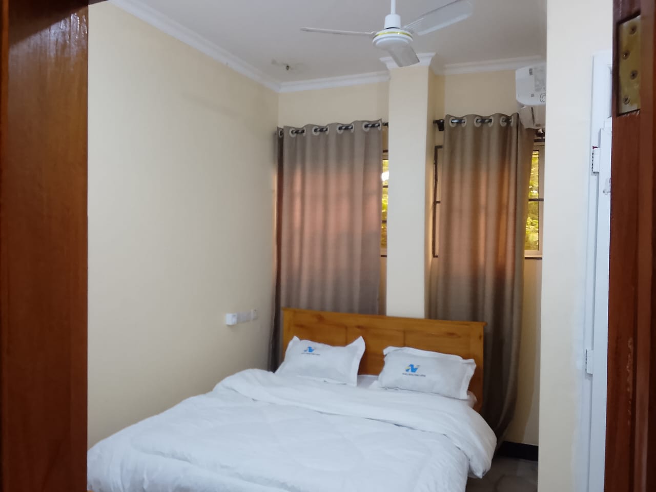 NCHILLI ROYAL LODGE